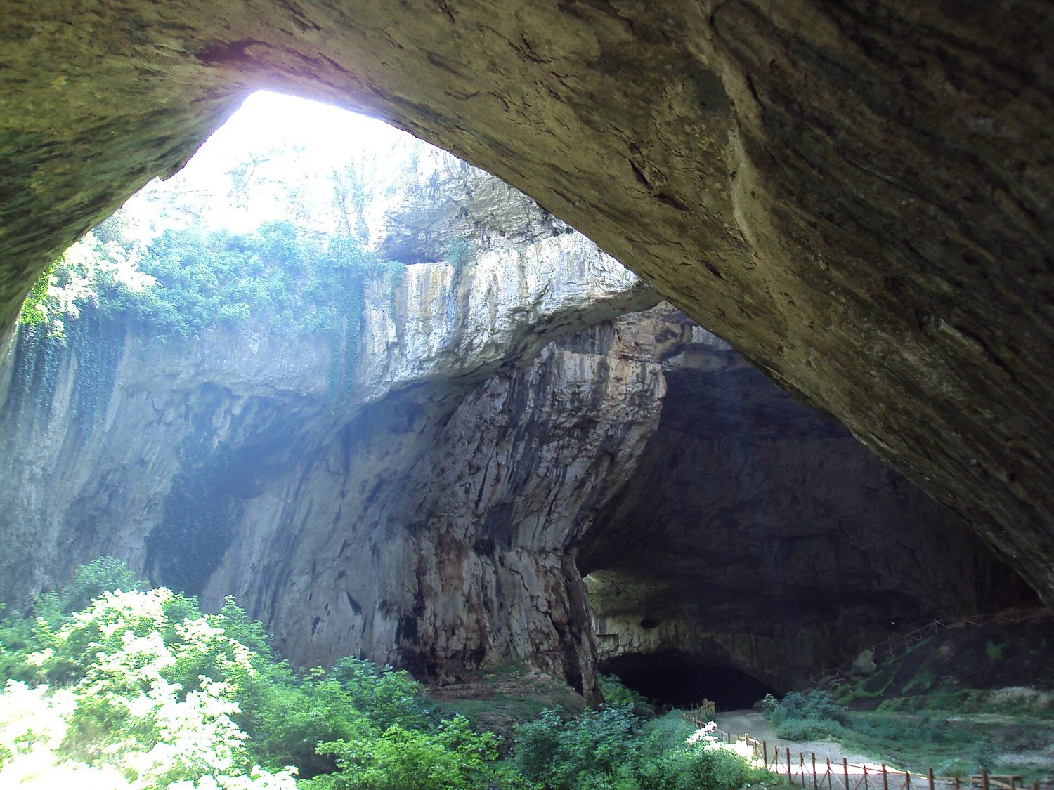 Devetashka Cave